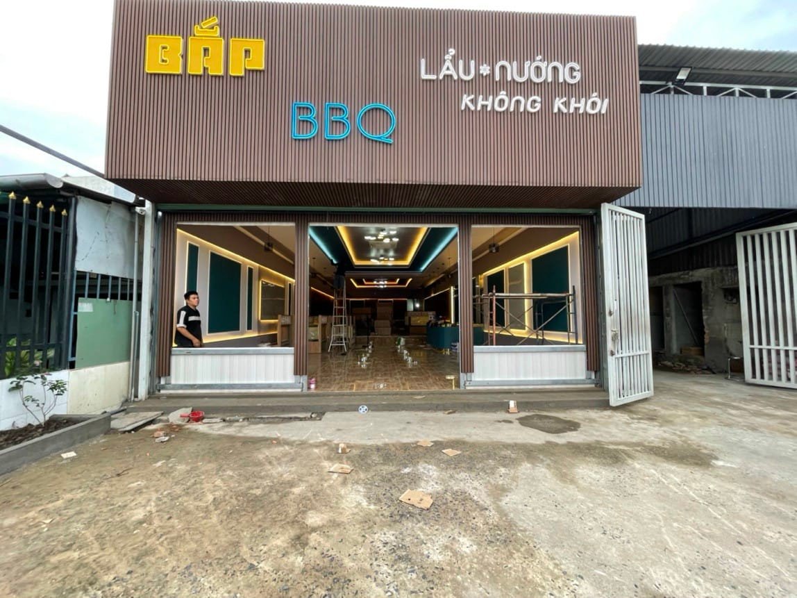 Thi công tấm lam sóng + NANO nhà hàng BBQ tại Bình Chánh, TP.HCM 